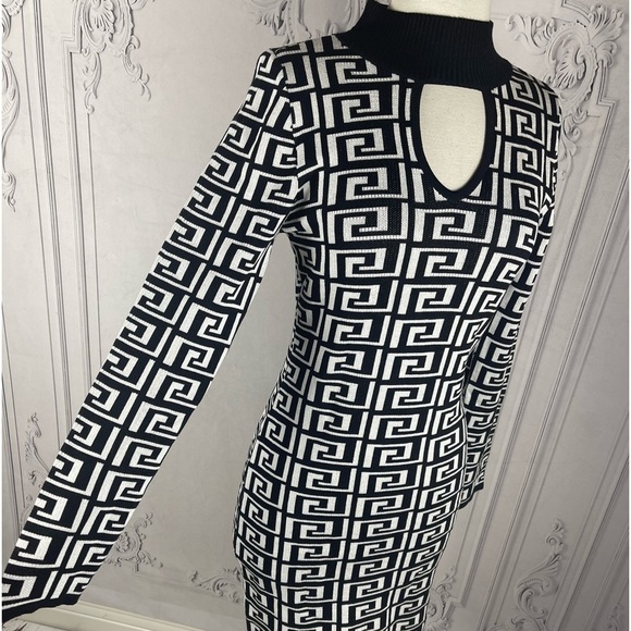 Greek Key Keyhole Midi Sweater Dress - Picture 3 of 5